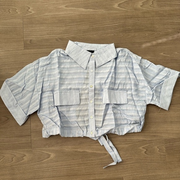 Lulu’s | Tie Back Crop Top - Picture 3 of 4